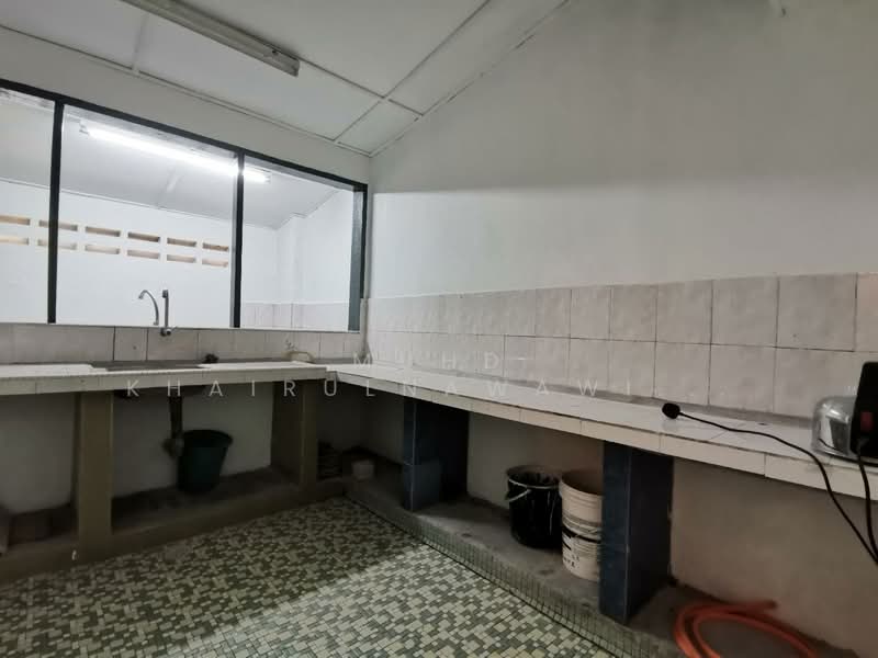 2-storey Terraced House for Sale in SS8 (Petaling Jaya) - Muhd Khairulnawawi Kamaruddin - Kitchen - PropertyGuru.com.my