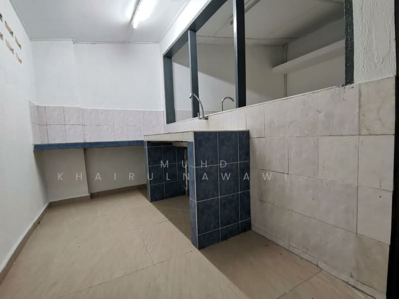 2-storey Terraced House for Sale in SS8 (Petaling Jaya) - Muhd Khairulnawawi Kamaruddin - Kitchen - PropertyGuru.com.my