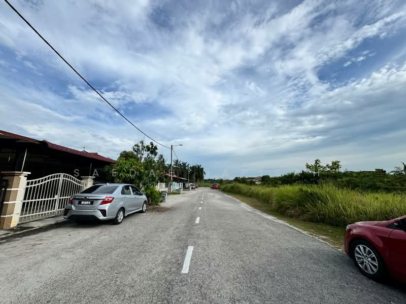 1-storey Terraced House for Sale in Parit Raja (Sri Gading) - Saedah Napisah - Exterior - PropertyGuru.com.my