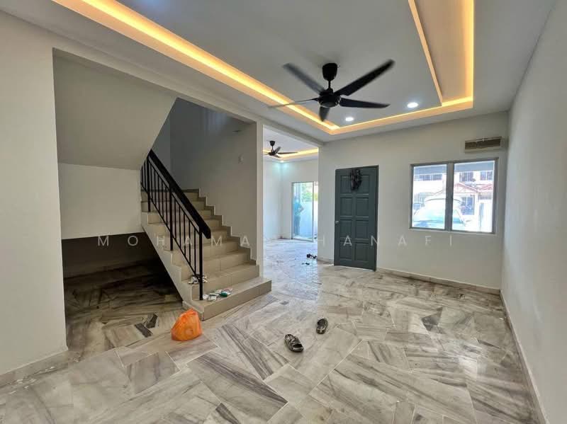 2-storey Terraced House for Sale in Puncak Alam (Selangor) - Mohamad Hanafi - Living Room - PropertyGuru.com.my