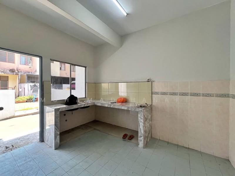 2-storey Terraced House for Sale in Puncak Alam (Selangor) - Mohamad Hanafi - Kitchen - PropertyGuru.com.my