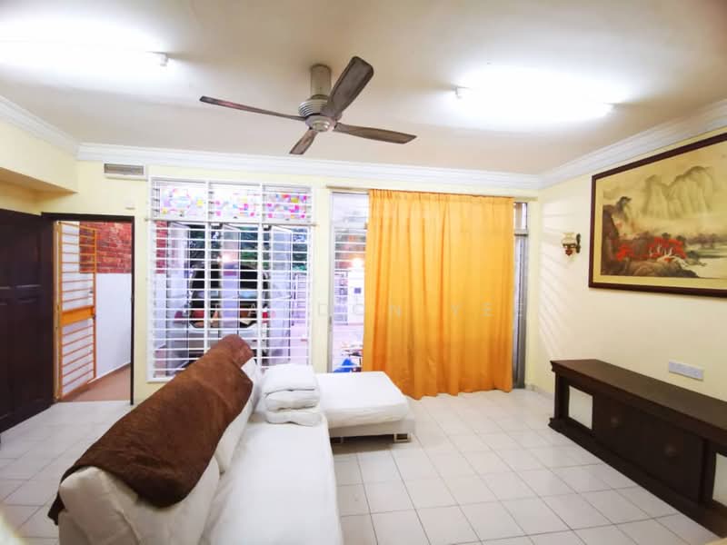 2-storey Terraced House for Rent in Taman Puncak Jalil (Seri Kembangan) - Brandon Yee - Living Room - PropertyGuru.com.my