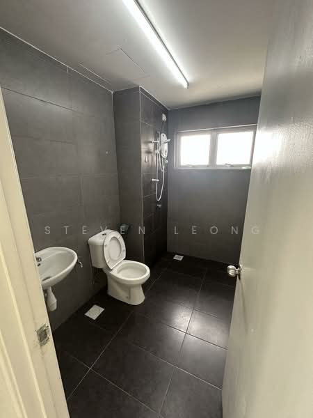 Servis Apartment untuk Disewa di Maxim Citylights @ Sentul KL - Steven Leong - Bathroom - PropertyGuru.com.my