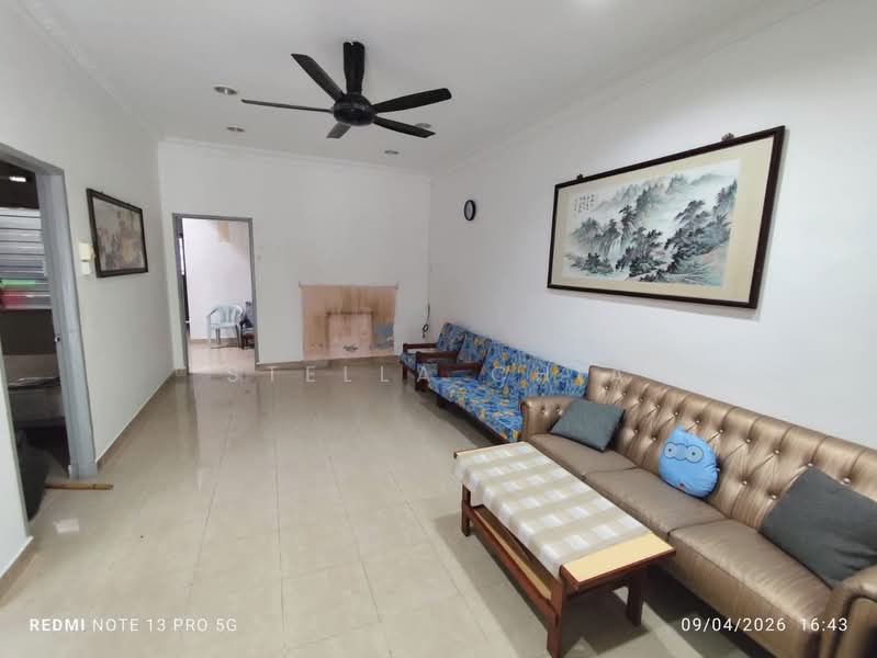 Rumah Teres 1 Tingkat untuk Disewa di Johor Bahru (Johor) - Stella Chia - Living Room - PropertyGuru.com.my