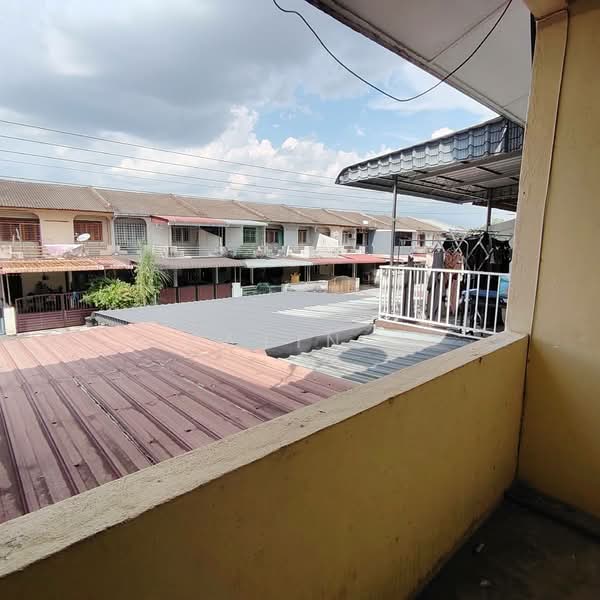 2-storey Terraced House for Sale in Taman Bertuah (Ipoh) - Fatin . - Exterior - PropertyGuru.com.my