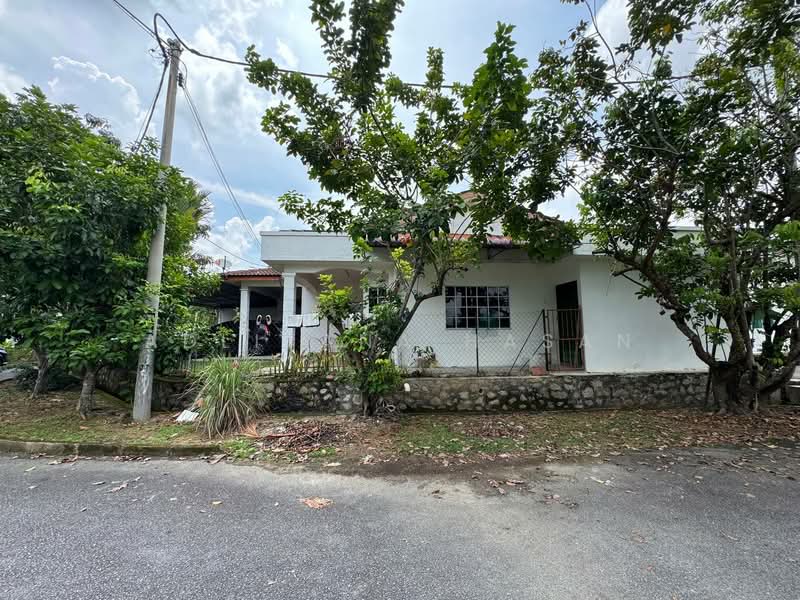 Rumah Teres 1 Tingkat untuk Dijual di Ampangan (Negeri Sembilan) - Adliyana Hasan - Exterior - PropertyGuru.com.my