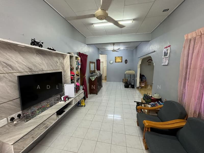 Rumah Teres 1 Tingkat untuk Dijual di Ampangan (Negeri Sembilan) - Adliyana Hasan - Living Room - PropertyGuru.com.my