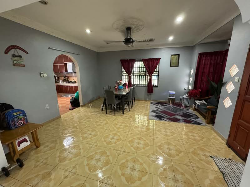 Rumah Teres 1 Tingkat untuk Dijual di Ampangan (Negeri Sembilan) - Adliyana Hasan - Living Room - PropertyGuru.com.my