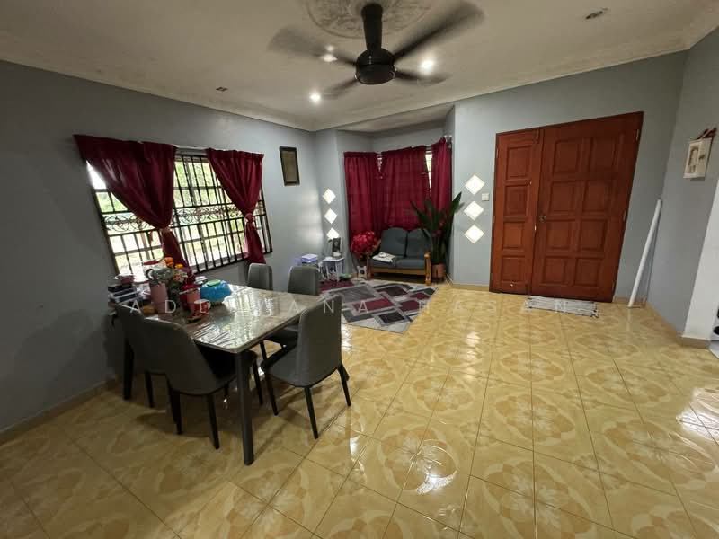 Rumah Teres 1 Tingkat untuk Dijual di Ampangan (Negeri Sembilan) - Adliyana Hasan - Living Room - PropertyGuru.com.my