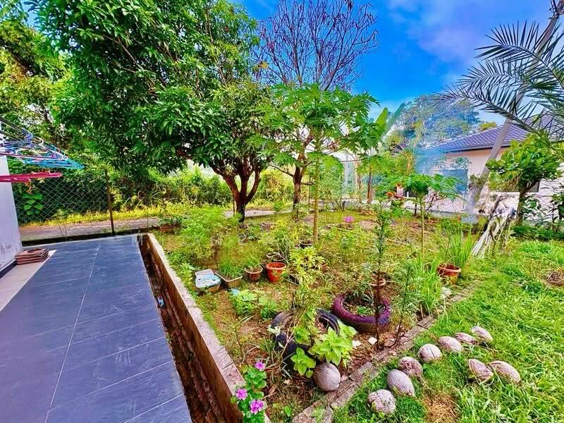 Rumah Teres 2 Tingkat untuk Dijual di Taman Idaman Murni (Labu) - Michelle Tan - Garden - PropertyGuru.com.my