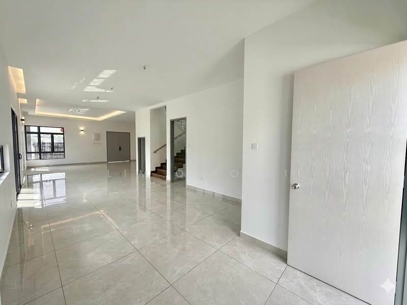 Rumah Berkembar untuk Dijual di Taman Bukit Indah (Batu Pahat) - Lim Qiao Yi - Living Room - PropertyGuru.com.my