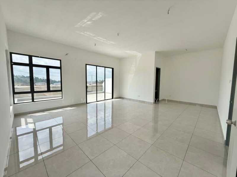 Rumah Berkembar untuk Dijual di Taman Bukit Indah (Batu Pahat) - Lim Qiao Yi - Living Room - PropertyGuru.com.my