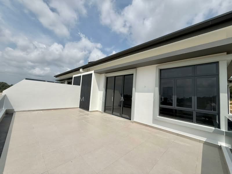 Rumah Berkembar untuk Dijual di Taman Bukit Indah (Batu Pahat) - Lim Qiao Yi - Exterior - PropertyGuru.com.my