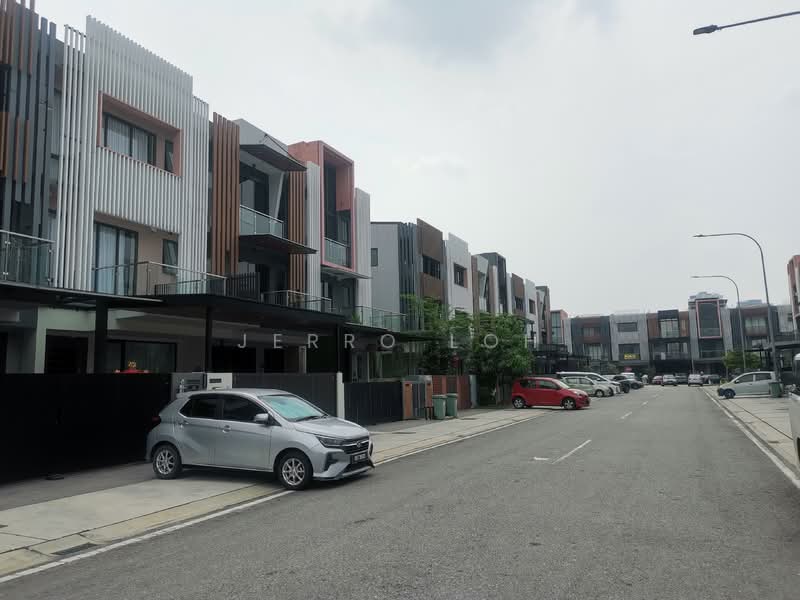 3-storey Terraced House for Sale in BANDAR PUCHONG JAYA (Puchong) - Jerro Loh - Exterior - PropertyGuru.com.my