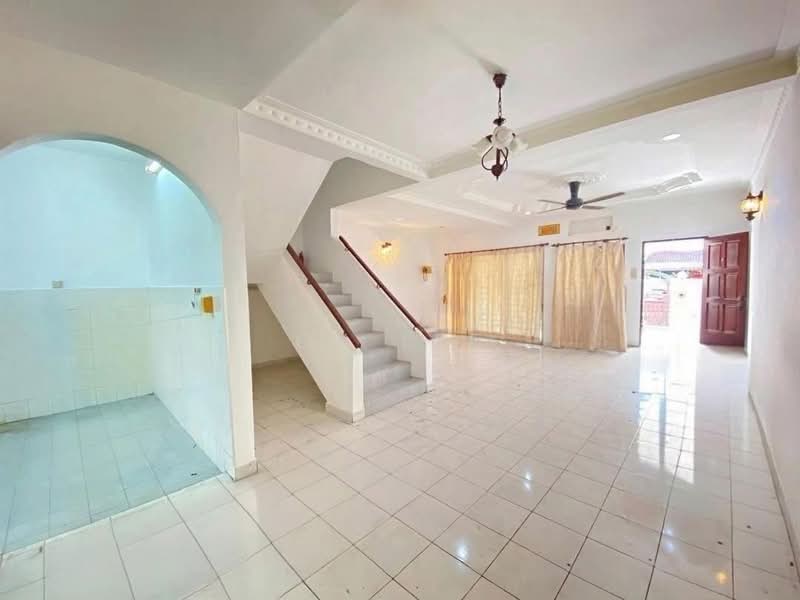 2.5-storey Terraced House for Sale in Taman Pengkalan Barat Mewah (Ipoh) - CY Lee - Living Room - PropertyGuru.com.my