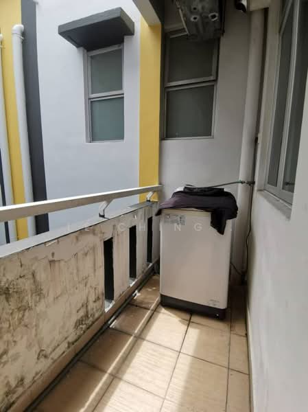 Pangsapuri untuk Disewa di Bayu Puteri 3 - Le Ching . - Balcony - PropertyGuru.com.my