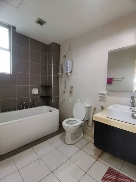 Pangsapuri untuk Disewa di Bayu Puteri 3 - Le Ching . - Bathroom - PropertyGuru.com.my