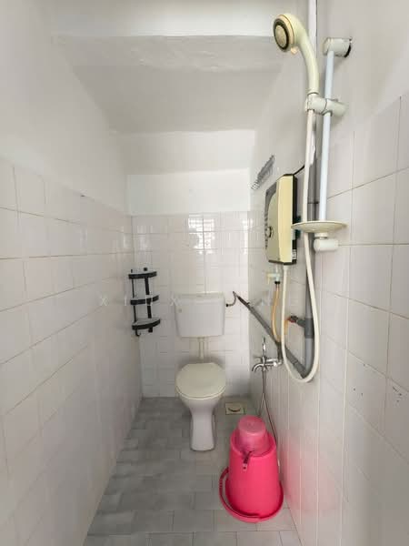 2-storey Terraced House for Sale in Taman Johor Jaya (Johor Bahru) - Xiuxiu Ng - Bathroom - PropertyGuru.com.my