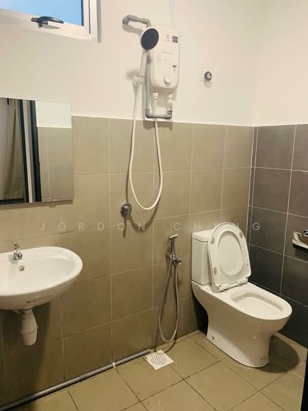 Pangsapuri untuk Disewa di Residensi Akasia Jubilee - Jordon Cheng - Bathroom - PropertyGuru.com.my