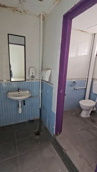 Shop for Rent in George Town (Penang) - Patrick . - Bathroom - PropertyGuru.com.my