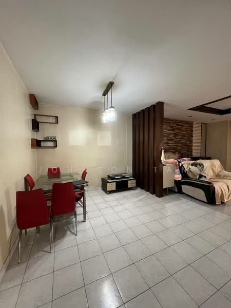 Rumah Teres 2 Tingkat untuk Dijual di Bandar Putra (Kulai) - Johnson Tan - Living Room - PropertyGuru.com.my