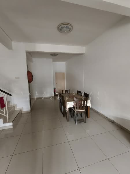 Rumah Teres 2 Tingkat untuk Dijual di Taman Mutiara Mas (Skudai) - Azlan Ismail aiproperty - Dining Room - PropertyGuru.com.my