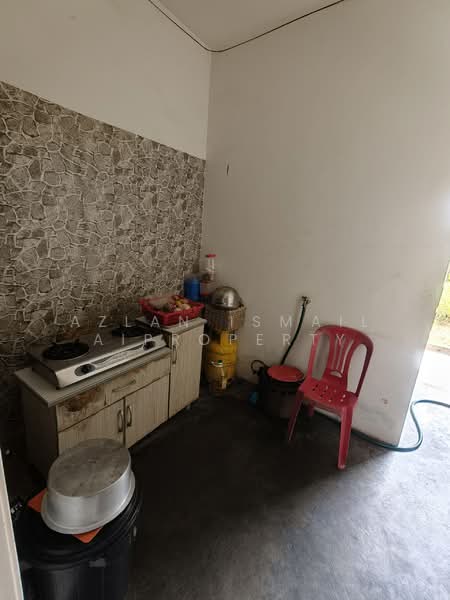 Rumah Teres 2 Tingkat untuk Dijual di Taman Mutiara Mas (Skudai) - Azlan Ismail aiproperty - Kitchen - PropertyGuru.com.my
