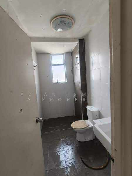 Rumah Teres 2 Tingkat untuk Dijual di Taman Mutiara Mas (Skudai) - Azlan Ismail aiproperty - Bathroom - PropertyGuru.com.my