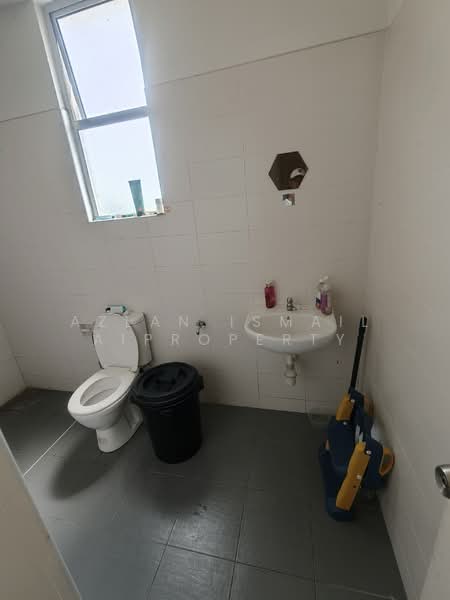 Rumah Teres 2 Tingkat untuk Dijual di Taman Mutiara Mas (Skudai) - Azlan Ismail aiproperty - Bathroom - PropertyGuru.com.my