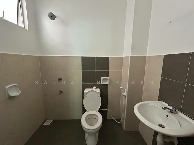 Kedai / Pejabat untuk Dijual di Taman Pura Kencana (Batu Pahat) - Saedah Napisah - Bathroom - PropertyGuru.com.my