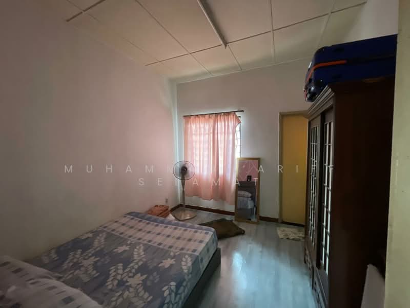 2-storey Terraced House for Sale in Bandar Seri Putra (Bangi) - Muhammad ‘Ariff Selamat - Bedroom - PropertyGuru.com.my