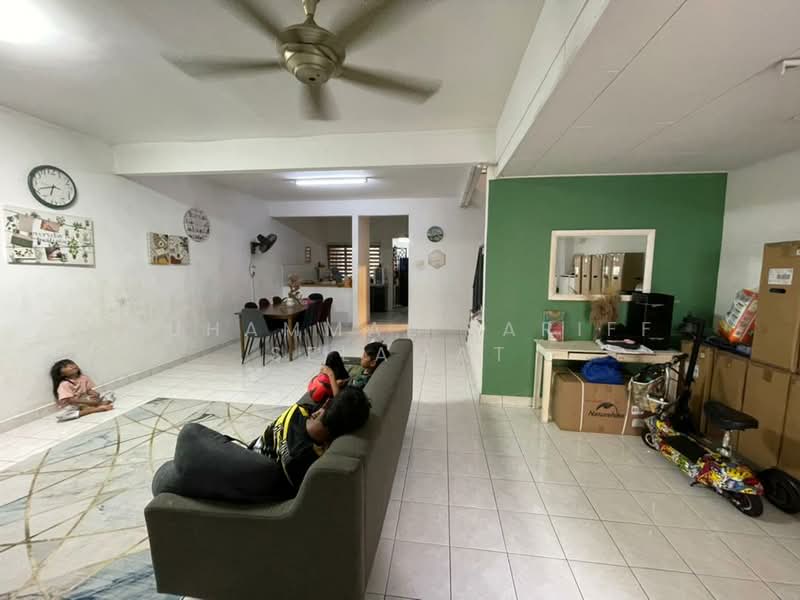 2-storey Terraced House for Sale in Bandar Seri Putra (Bangi) - Muhammad ‘Ariff Selamat - Living Room - PropertyGuru.com.my