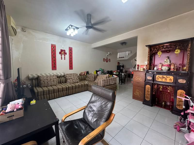 Rumah Teres 2 Tingkat untuk Dijual di Setia Tropika (Johor Bahru) - Kok Hui - Living Room - PropertyGuru.com.my