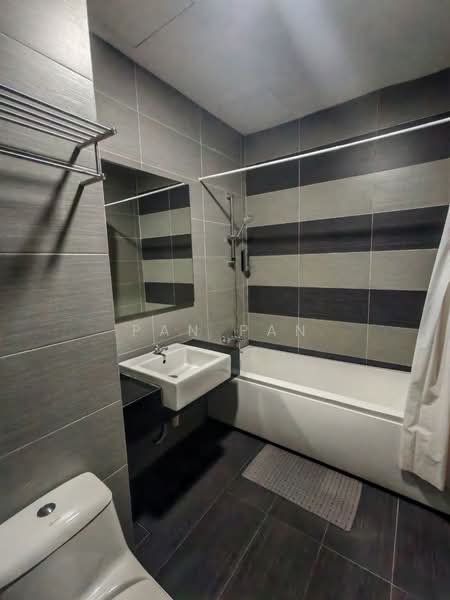 Condominium for Rent at KSL D'Esplanade Residence - Pan Pan - Bathroom - PropertyGuru.com.my