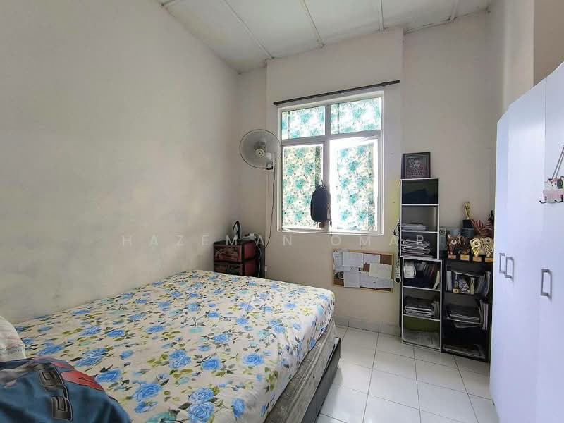 Apartment for Sale at Tasik Heights Apartment - Hazeman Omar - Bedroom - PropertyGuru.com.my