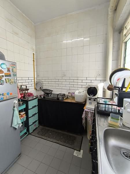 Apartment for Sale at Tasik Heights Apartment - Hazeman Omar - Kitchen - PropertyGuru.com.my