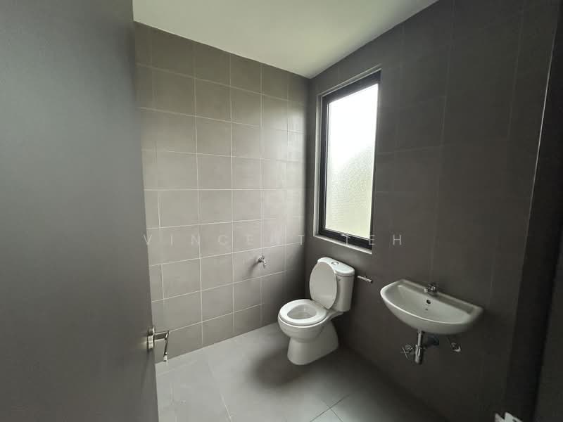 Bungalow for Sale in Telok Panglima Garang (Selangor) - Vincent Teh - Bathroom - PropertyGuru.com.my