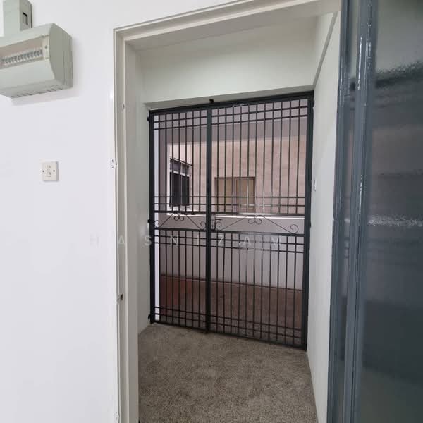 Condominium for Sale at Park View Tower - Hasnizam . - Entrance - PropertyGuru.com.my