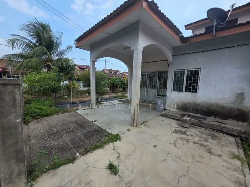 Rumah Teres 1 Tingkat untuk Dijual di Taman Debunga (Merlimau) - Ramona Tan - Exterior - PropertyGuru.com.my