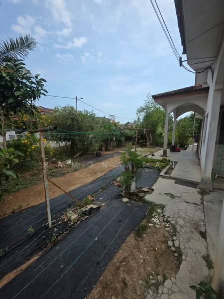 Rumah Teres 1 Tingkat untuk Dijual di Taman Debunga (Merlimau) - Ramona Tan - Exterior - PropertyGuru.com.my