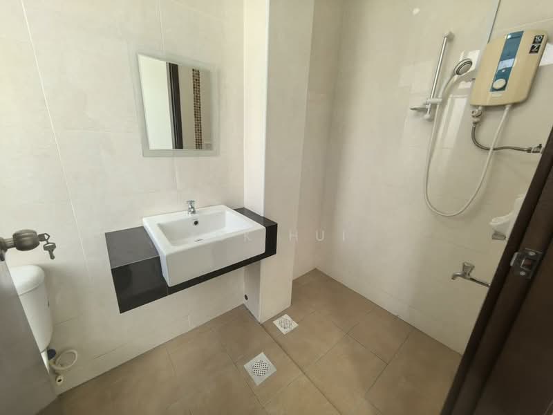 Semi-Detached House for Sale in Taman Ponderosa (Johor Bahru) - Kok Hui - Bathroom - PropertyGuru.com.my