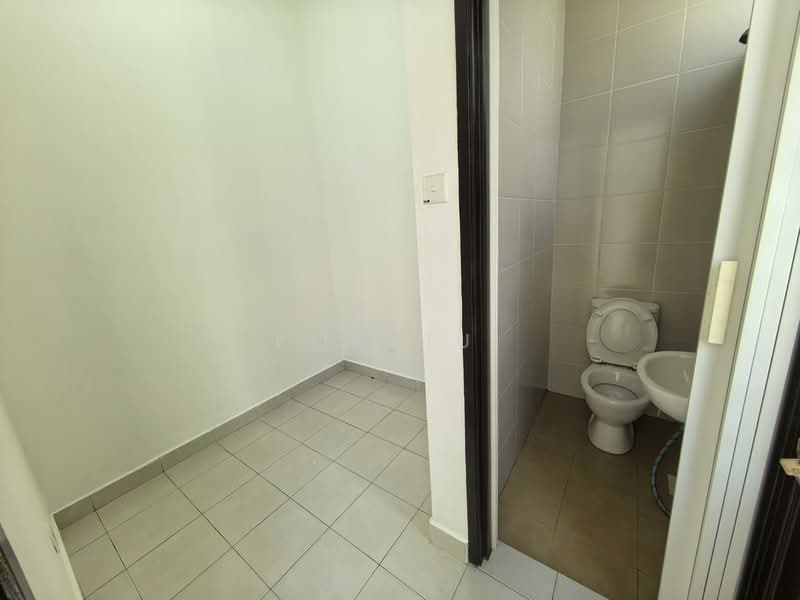 Semi-Detached House for Sale in Taman Ponderosa (Johor Bahru) - Kok Hui - Bathroom - PropertyGuru.com.my