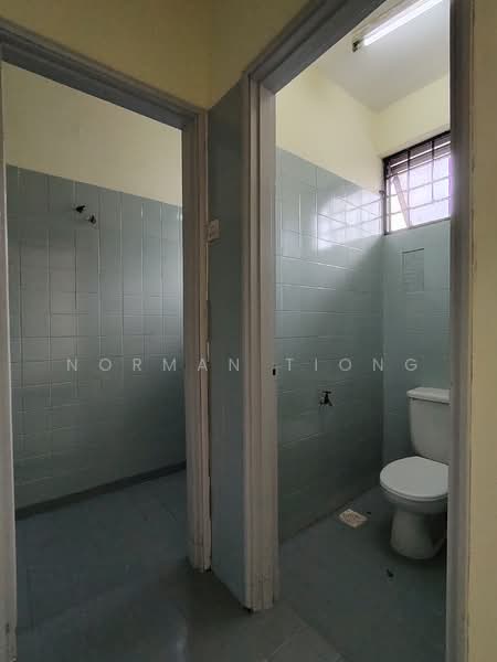 Shop / Office for Rent in Bandar Baru Sri Petaling (Sri Petaling) - Norman Tiong - Washroom  - PropertyGuru.com.my