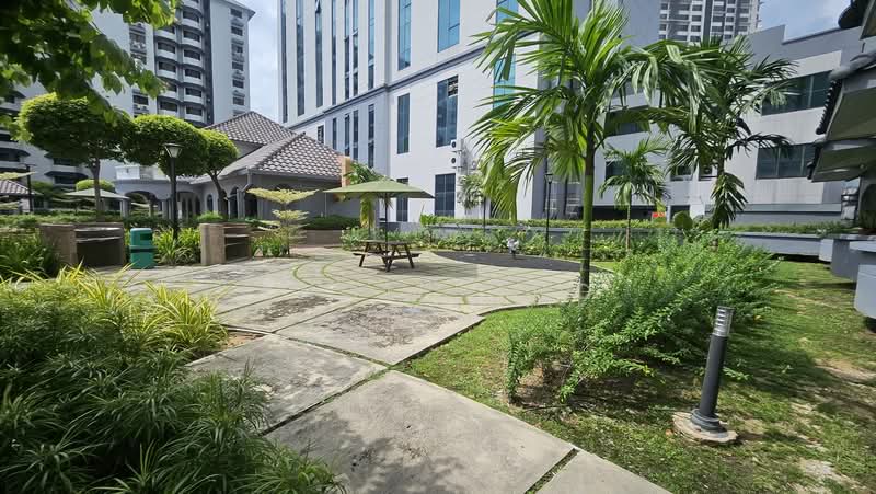 Kondominium untuk Dijual di Kelana Parkview Condominium - Angie Ong - Exterior - PropertyGuru.com.my