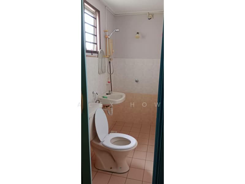 Pangsapuri untuk Disewa di Bayu Puteri 3 - Alex How - Bathroom - PropertyGuru.com.my