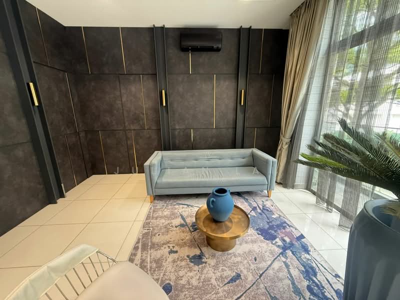 Rumah Teres 3.5 Tingkat untuk Dijual di Damansara Perdana (Selangor) - Julian Lai - Living Room - PropertyGuru.com.my