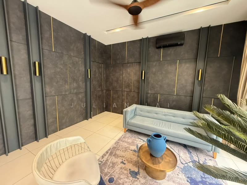 Rumah Teres 3.5 Tingkat untuk Dijual di Damansara Perdana (Selangor) - Julian Lai - Living Room - PropertyGuru.com.my