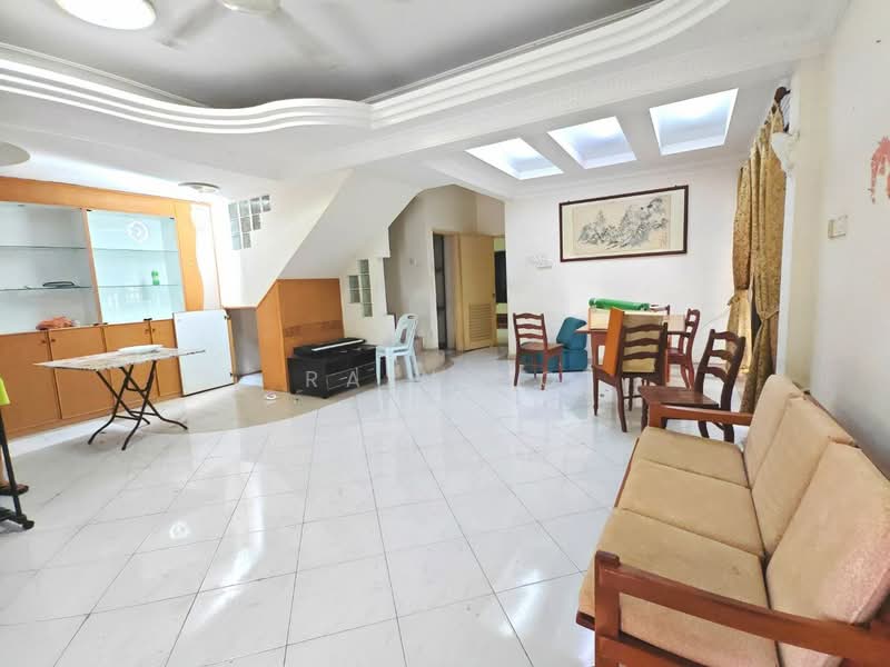 Rumah Teres 2 Tingkat untuk Disewa di Bandar Baru Permas Jaya (Permas Jaya) - Rain Ng - Living Room - PropertyGuru.com.my