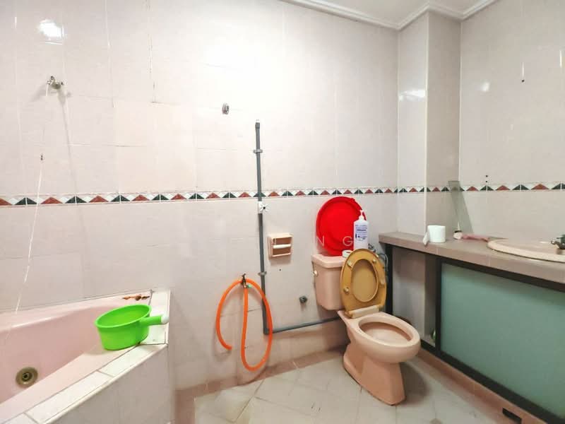 Rumah Teres 2 Tingkat untuk Disewa di Bandar Baru Permas Jaya (Permas Jaya) - Rain Ng - Bathroom - PropertyGuru.com.my