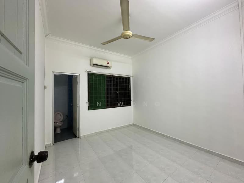 1-storey Terraced House for Sale in Skudai (Johor) - Jin Wong - Bathroom - PropertyGuru.com.my